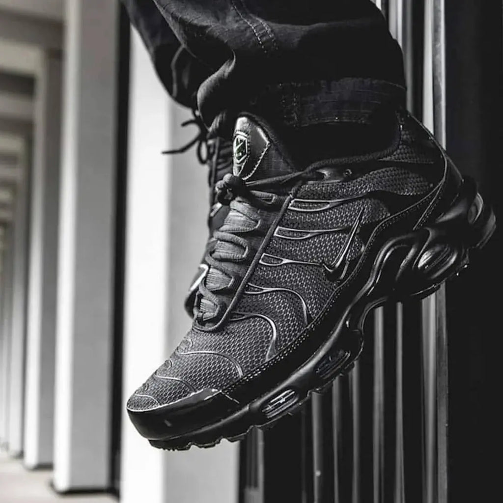 Air Max Plus TN "Triple Black" - KicksTR