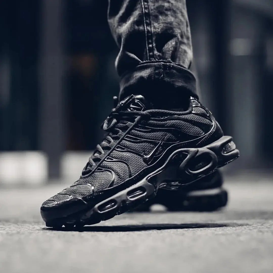 Air Max Plus TN "Triple Black" - KicksTR